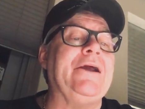 Axel Meilholm synger Astrup Sang