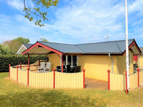 Ugens Bolig | Velbeliggende og billigt sommerhus i Øster Hurup