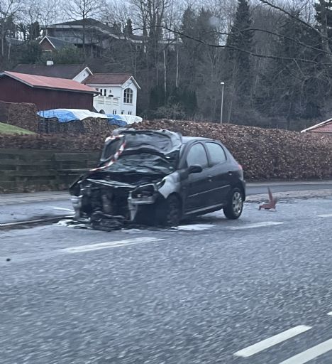 Bilbrand i morgentrafikken