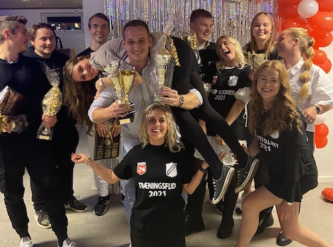 Uddelt sæsonens titler ved den årlige fodboldafslutning i Astrup