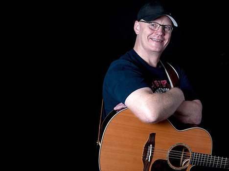 I dag lyder der glade Bjarke-toner på Styret i Øster Hurup