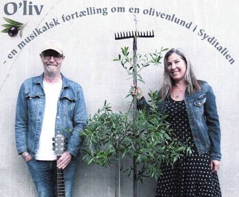 Virtuos guitar og visesang i Øster Hurup Kirke