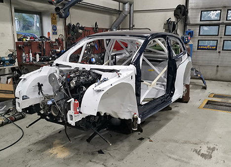 Nordjyde fortsætter med heftig 4WD-race i rallycross