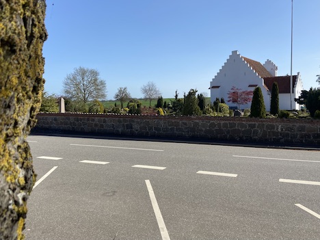 Forslag om nedklassificering af kommunale p-pladser ved kirker blev begravet