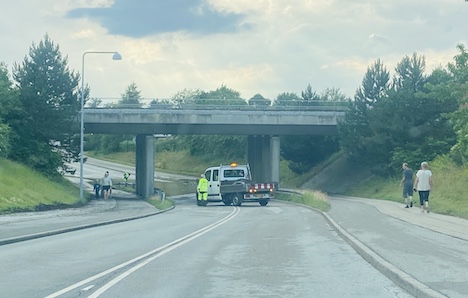 Møllebygger Sørensen Vej spærret af massive regnmængder