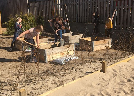 Genåbning og køkkenhave