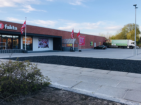 Afsløring af ny skulptur ved Fakta