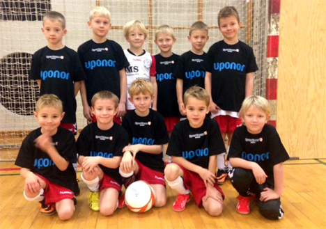 Hadsund Boldklub U8 drenge i nye træningstrøjer