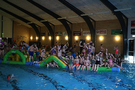 Pool-Party – Diskotek og vandsjov