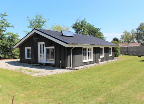 Ugens Bolig | Gennemført kvalitetssommerhus i Øster Hurup!