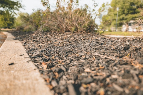 Anvend naturlige materialer til dit næste projekt udendørs