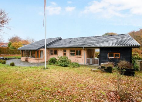 Ugens Bolig | Rødstensvilla i 3 plan