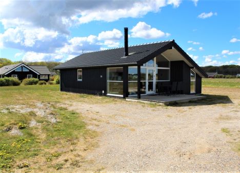 Ugens Bolig – Kvalitetssommerhus fra 2016 i Egense – med stort udlejningspotentiale!