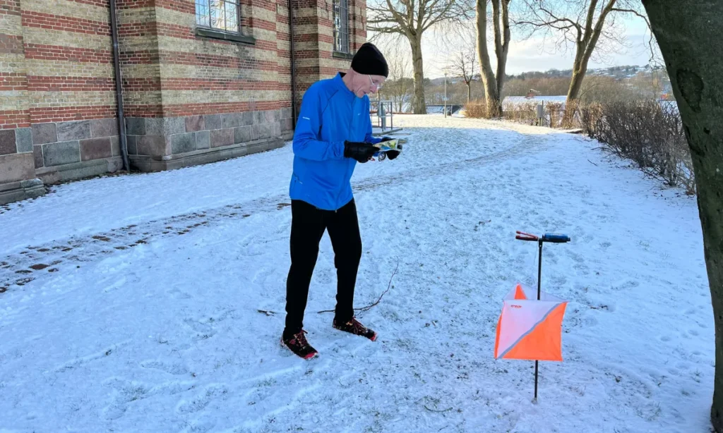 Mariager Fjord Orienteringsklub postplacering ved Hobro Kirke Foto Keld Oestergaard