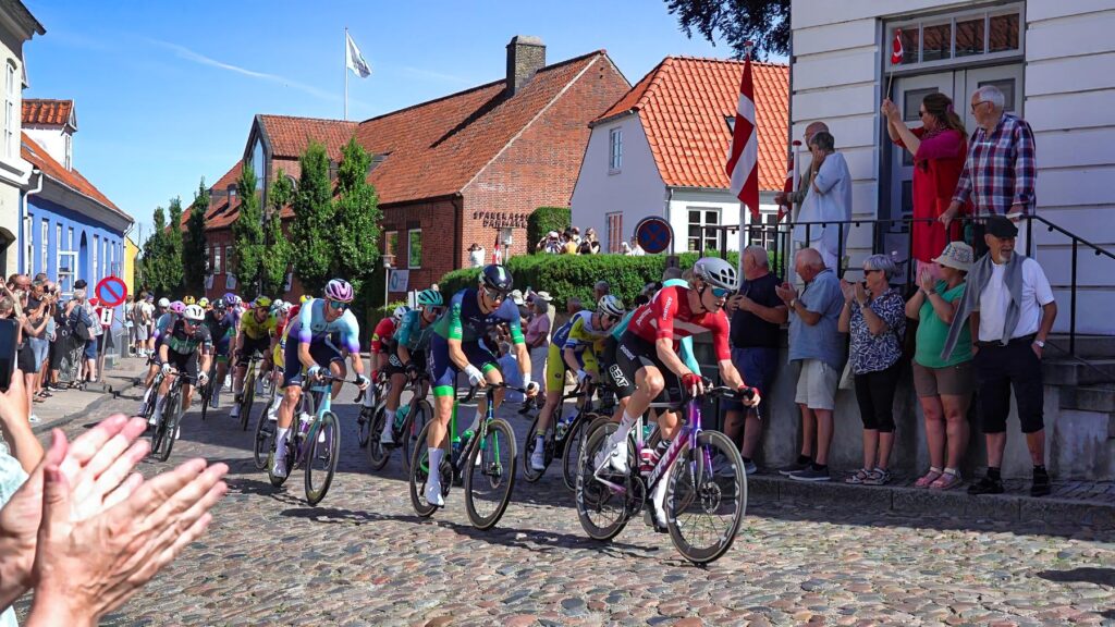 Kæmpe folkefest i Hobro og Mariager: Alle kan være stolte over rammerne som blev sat for PostNord Danmark Rundt