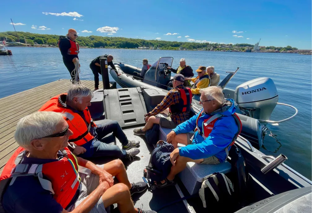 GAeVE MAeND I HURTIGE BAaDE 3