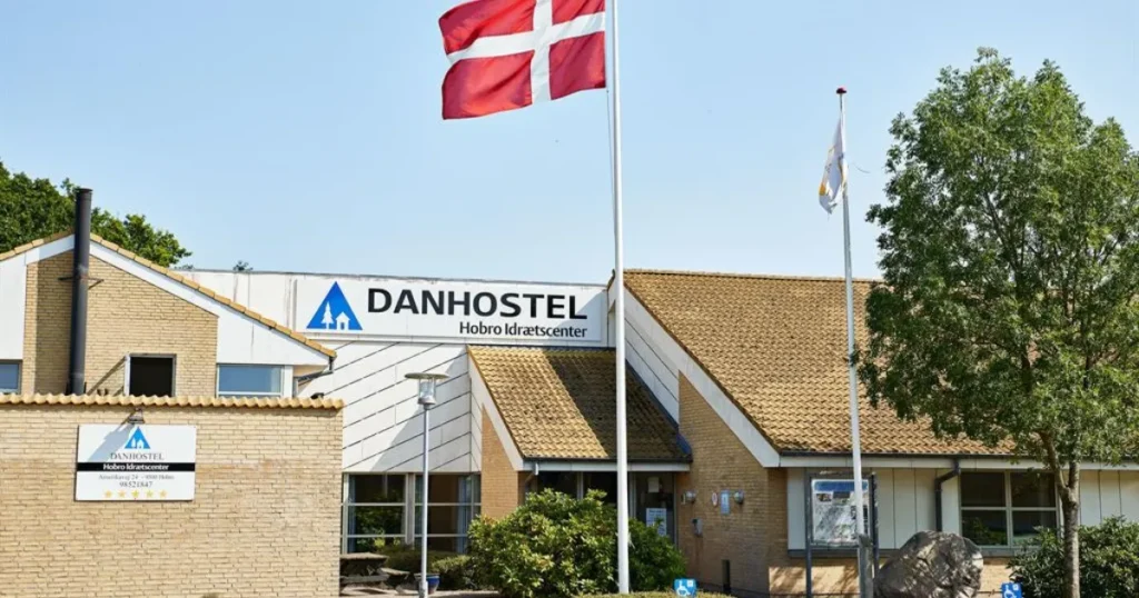 Danhostel Hobro og kunstner Niels Reiter åbner dørene til smukke værker og fernisering d. 24 september