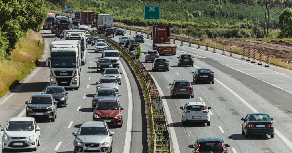 Dyrt dobbeltarbejde på E45 undgås: Tilpasses fremtidens lastbiler – lokale politikere roser ministeren