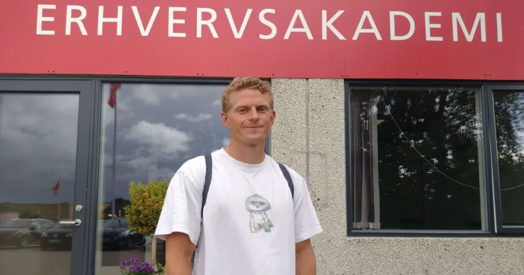 Fra kajak til klasseværelse: Nystartet finansøkonomstuderende har vundet DM i kajak 41 gange