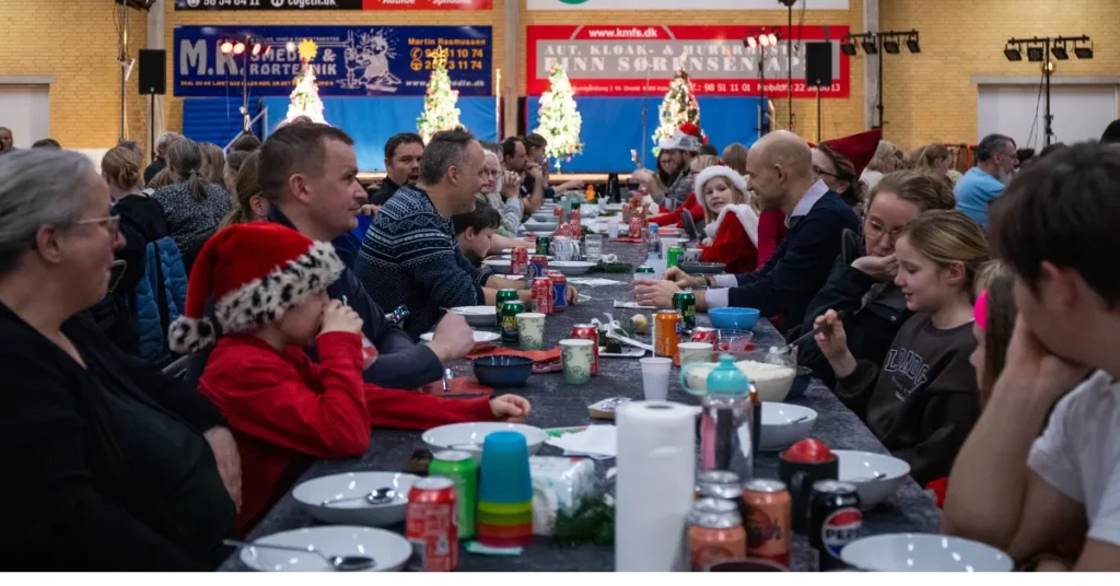 425 samlet til stor risengrødsfest på Mariagerfjord Idrætsskole