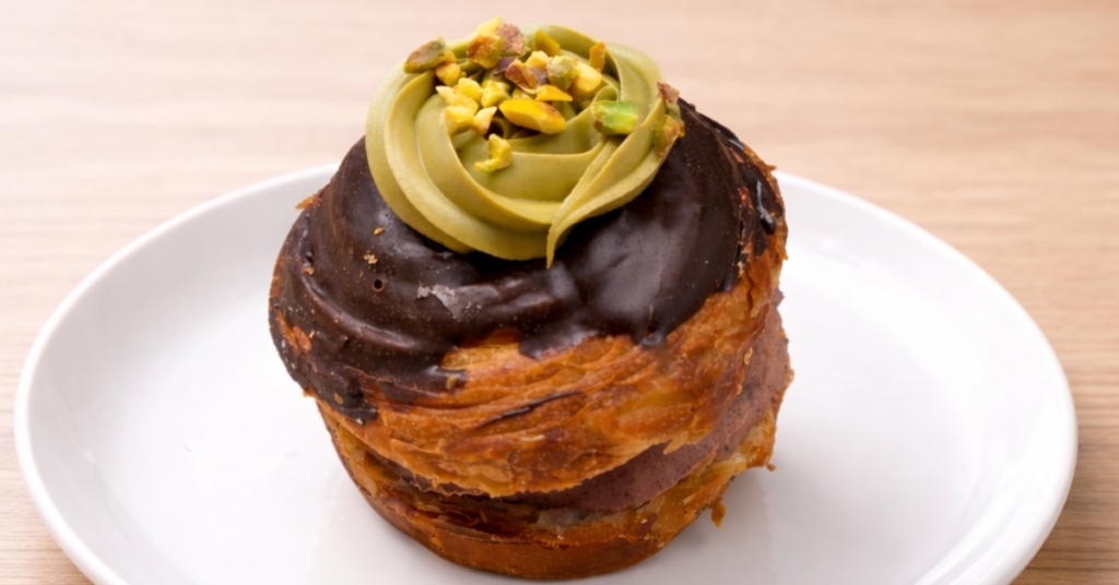 Fjordavisen tester fastelavnsboller: Vi starter i Hobro med en Dubai-variant som imponerer