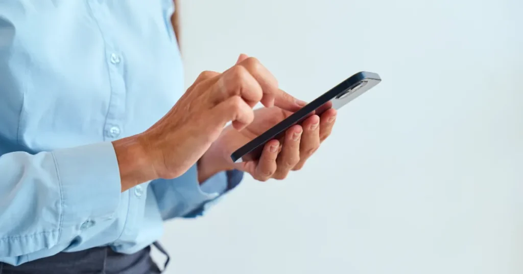 Hver femte voksen tror, Facebook har en chefredaktør