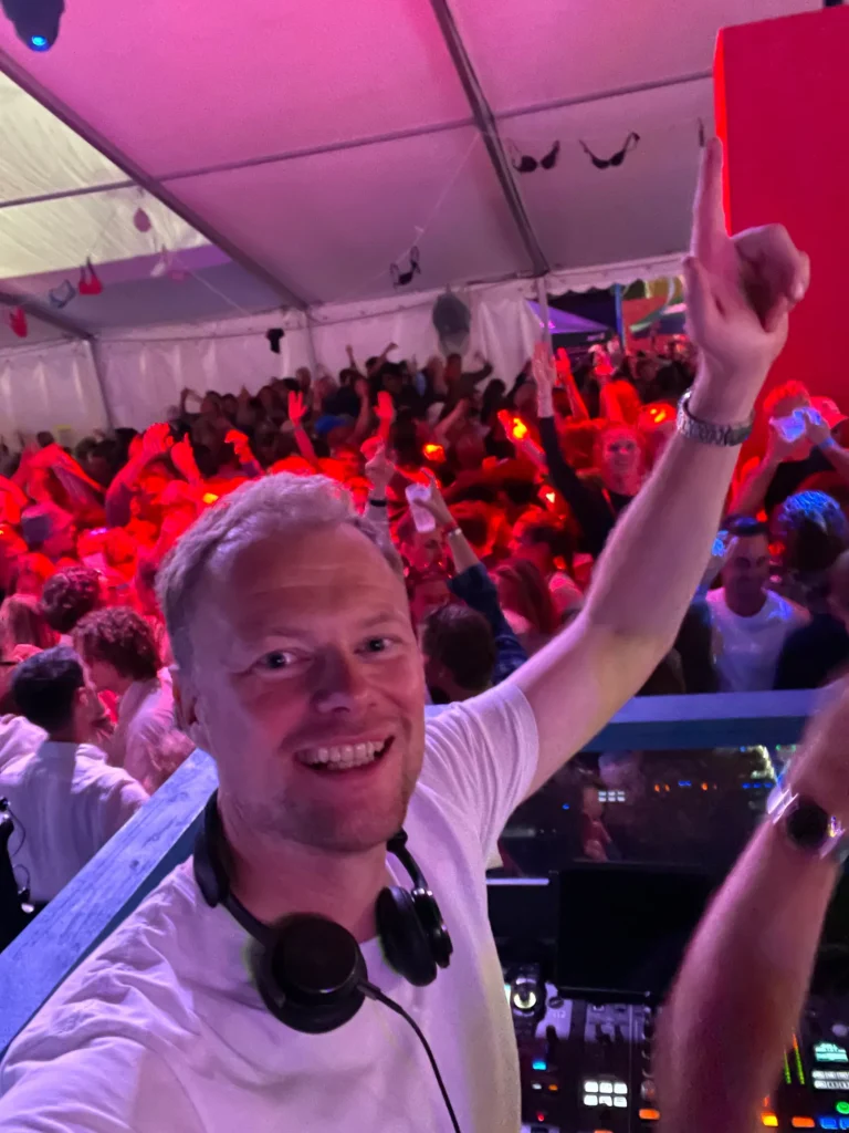 2874cb92 e19f 4596 9aff b89c51debfbc