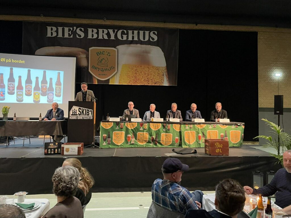 Over 500 anpartshavere i Bies Bryghus mødte op til generalforsamlingen – og kunne takke afgående formand