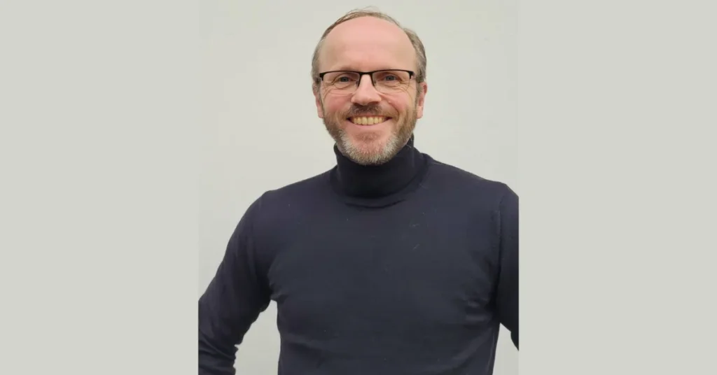 Frivillige samlede 100 Ikeamøbler: Ny café står klar i Spentrup Idræts- og Kulturhus