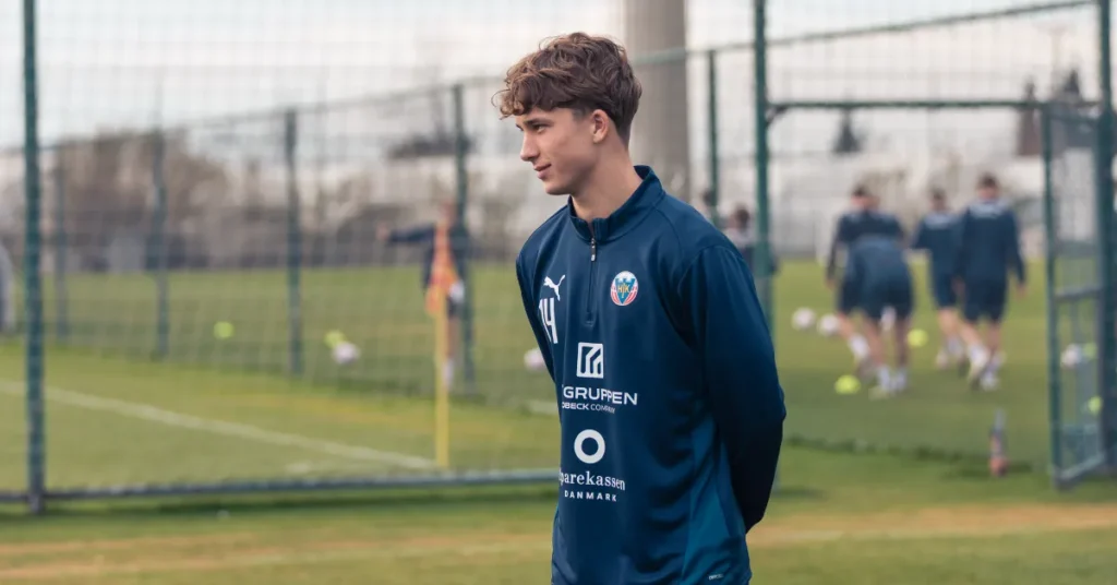 Hobro IK henter 19-årig midtbanemand fra AGF