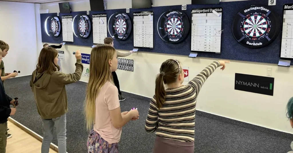 Børnene ramte plet i dartklubben: “Det var mega sjovt!”