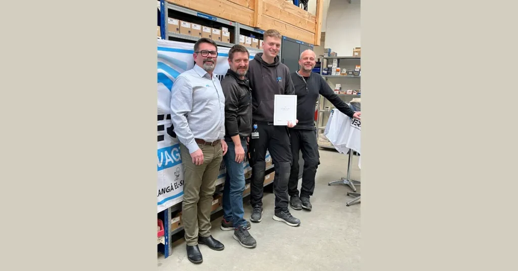 Medalje til nyudlært elektriker: Chris fortsætter hos Hera i Hadsund