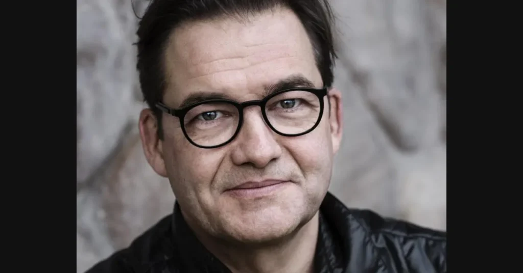 Foredrag i Hobro: Christian Mørk fortæller om opvæksten med Susse Wold og Erik Mørk