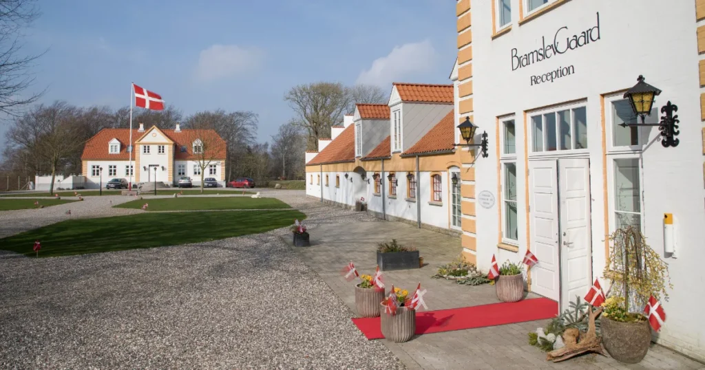 Gratis børnepåske på BramslevGaard: Æggejagt, påskeværksted og bålhygge