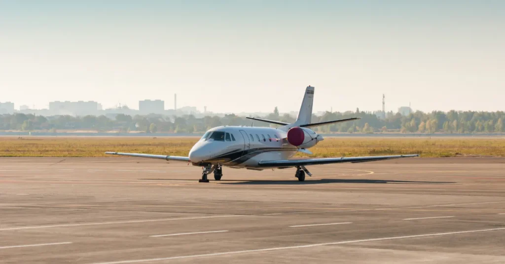 Massiv opbakning til klimaafgift på privatfly: 9 ud af 10 danskere siger ja