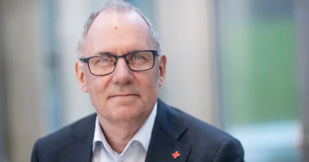 Røde Kors sætter fokus på ensomhed i storcentre landet over med ny interaktiv kampagne