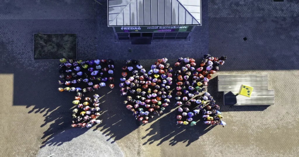 Rekordindsamling: FodboldtrøjeFredag har allerede samlet 14,6 millioner kroner ind