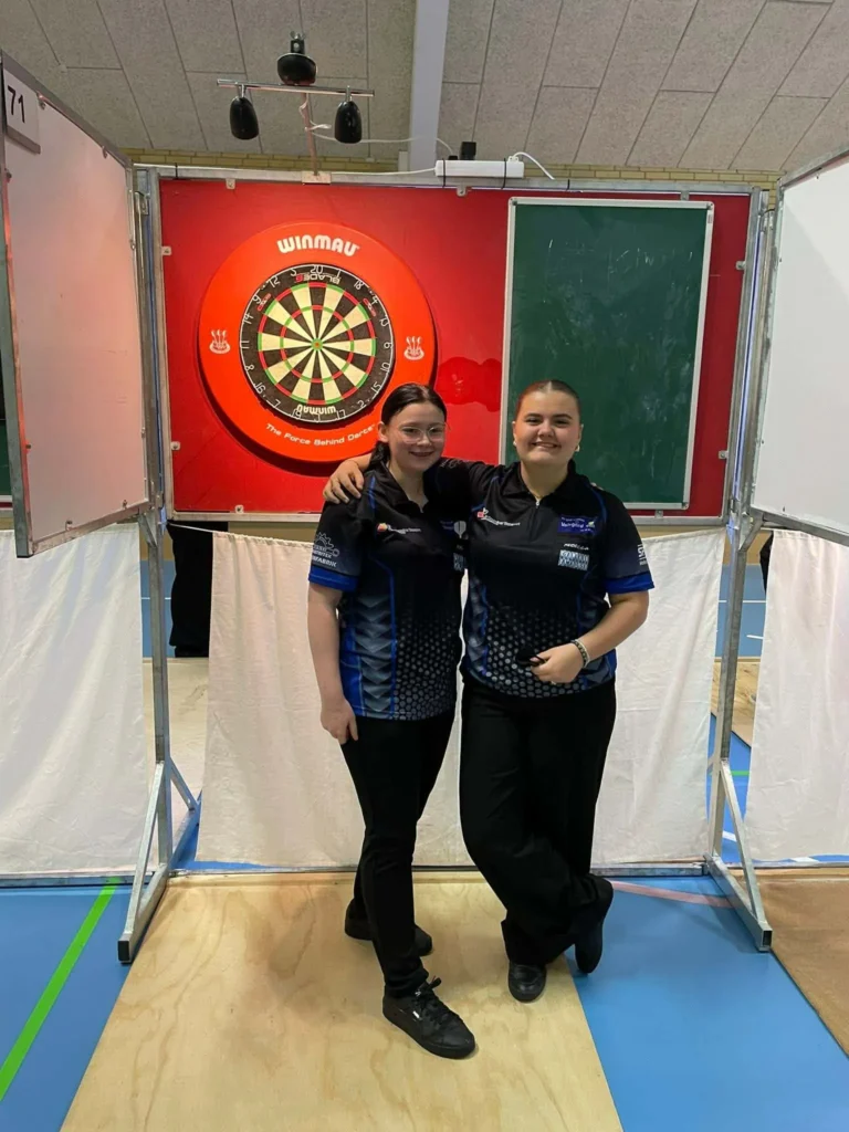 Frida Marie Lund Andreasen til venstre og Rebecca Christensen til hoejre 1