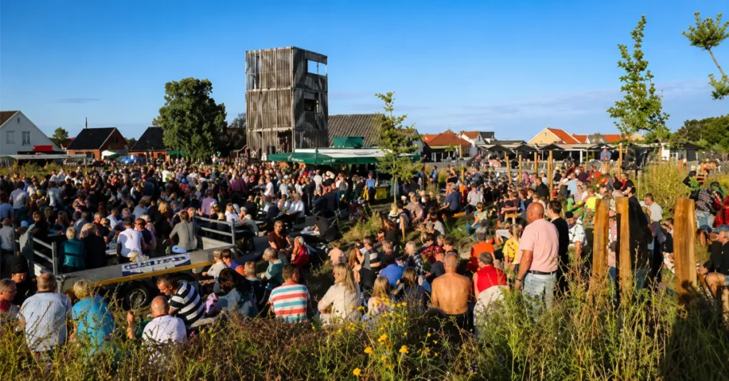 Gratis fredagskoncerter skaber sommerstemning i Øster Hurup