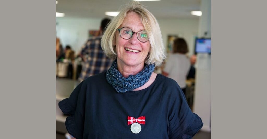 Tina har arbejdet for kommunens børn i mere end 40 år – nu hædres hun med Kongens Fortjenstmedalje