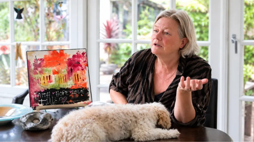 Randers-kunstneren Hanne Koch blev selv ramt af kræft – nu går hun sammen med Bodil Jørgensen om vigtig kampagne